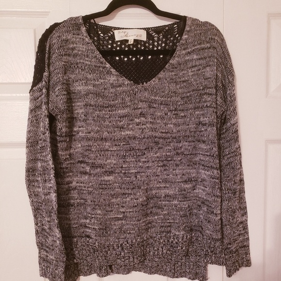 Lightweight sweater - Picture 1 of 2
